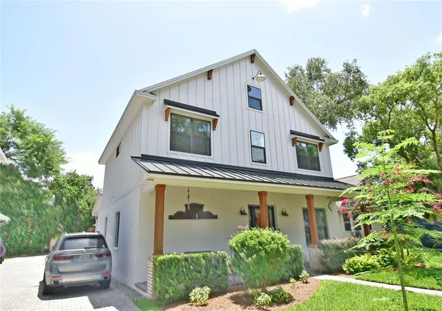 Photo 3 of Single family home for sale at 215 S Highland Ave, Winter Garden, FL 34787 | MLS# S5154193 | Listing updated on 2026-07-31