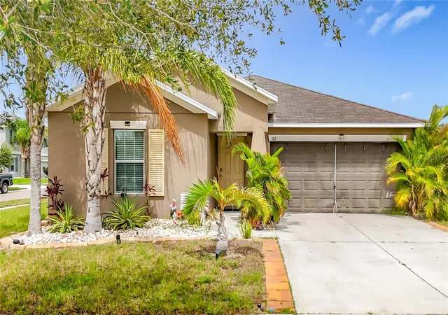 Photo 1 of Single family home for sale at 102 Cascade Bnd Dr, Ruskin, FL 33570 | MLS# S5154195 | Listing updated on 2026-09-12