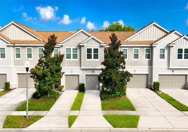 Photo 3 of Townhouse for sale at 9217 Shepton St, Orlando, FL 32825 | MLS# O6427263 | Listing updated on 2026-09-04