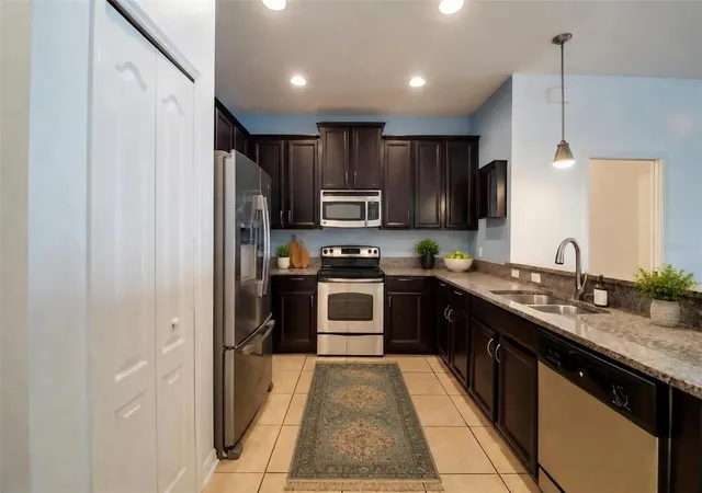 Photo 4 of Townhouse for sale at 9217 Shepton St, Orlando, FL 32825 | MLS# O6427263 | Listing updated on 2026-09-04