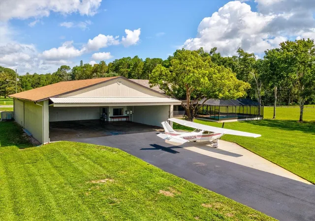 Photo 5 of Single family home for sale at 8720 Airway Blvd, New Port Richey, FL 34654 | MLS# W7887884 | Listing updated on 2026-07-25
