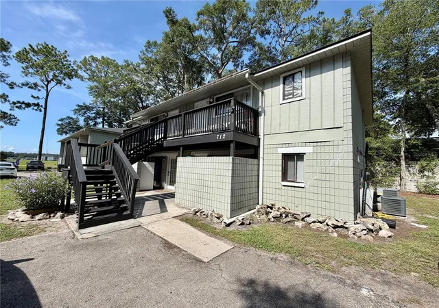 2nd image of 712 Sw 70th Ter, Gainesville, FL 32607 | MLS# GC542154