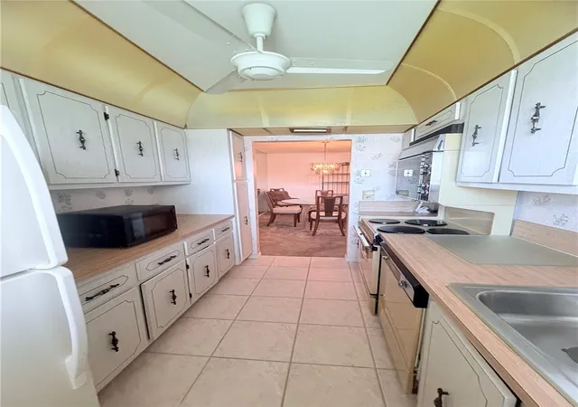 5th image of 5301 Lakefront Blvd #C, Delray Beach, FL 33484 | MLS# G5115414