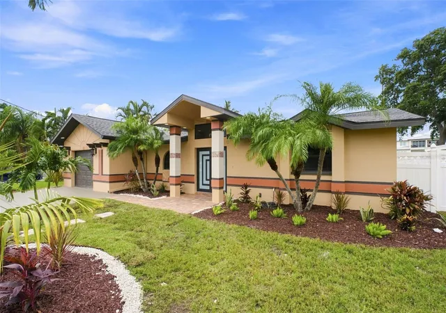 Photo 1 of Single family home for sale at 15918 Redington Dr, Redington Beach, FL 33708 | MLS# TB8531737 | Listing updated on 2026-08-30