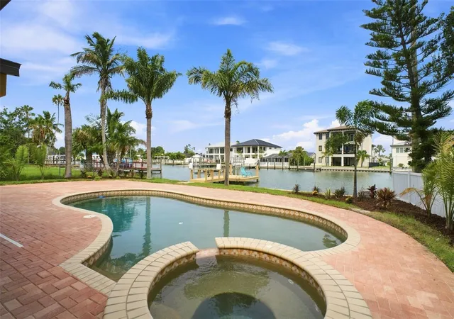 Photo 2 of Single family home for sale at 15918 Redington Dr, Redington Beach, FL 33708 | MLS# TB8531737 | Listing updated on 2026-08-30