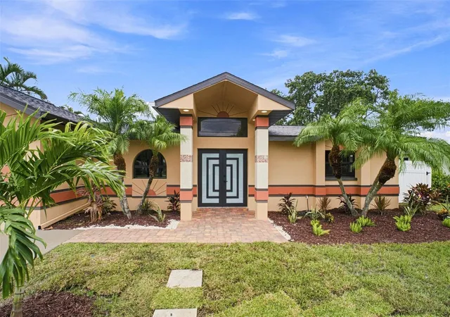 Photo 2 of Single family home for sale at 15918 Redington Dr, Redington Beach, FL 33708 | MLS# TB8531737 | Listing updated on 2026-08-30