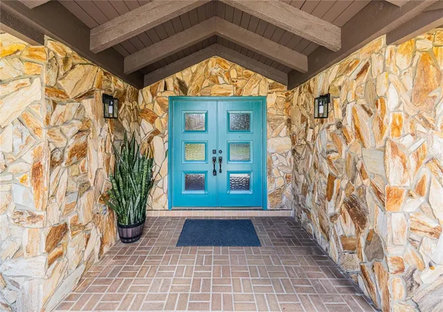 Photo 2 of Single family home for sale at 4502 Sugartree Dr W, Lakeland, FL 33813 | MLS# L4963707 | Listing updated on 2026-10-26