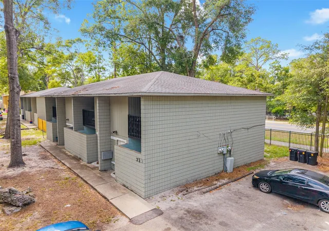 2nd image of 723 Sw 69th St, Gainesville, FL 32607 | MLS# GC542158