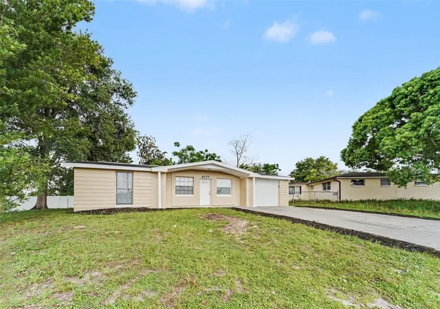 Photo 3 of Single family home for sale at 6177 Maplewood Dr, New Port Richey, FL 34653 | MLS# O6427323 | Listing updated on 2026-10-15