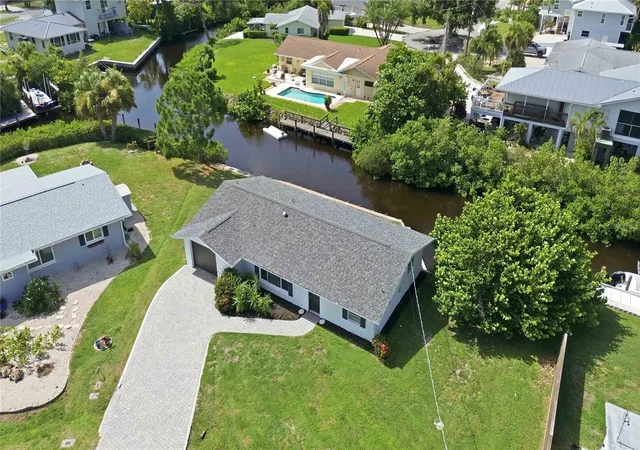 2nd image of 706 Quail Ct, Nokomis, FL 34275 | MLS# TB8531746