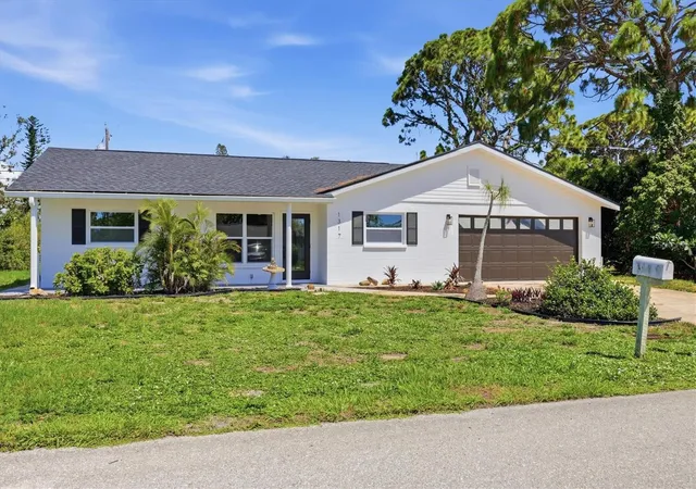 Photo 4 of Single family home for sale at 1317 Ringtail Rd, Venice, FL 34293 | MLS# N6145114 | Listing updated on 2026-08-30