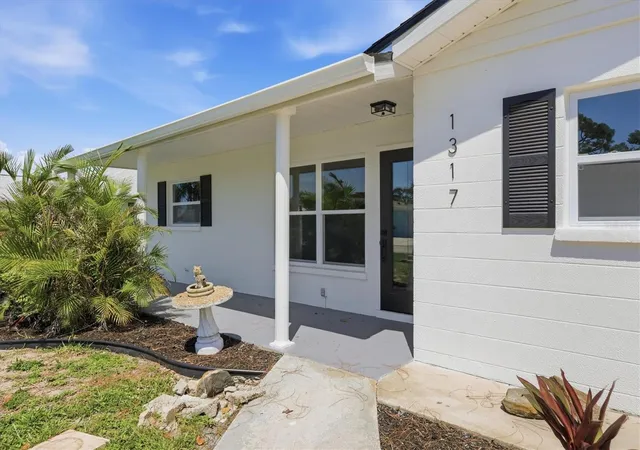 Photo 5 of Single family home for sale at 1317 Ringtail Rd, Venice, FL 34293 | MLS# N6145114 | Listing updated on 2026-08-30