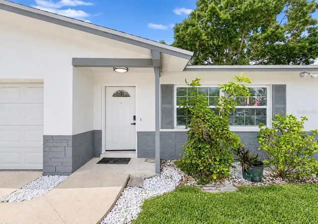 Photo 1 of Single family home for sale at 1354 Rosery Rd Ne, Largo, FL 33770 | MLS# TB8531762 | Listing updated on 2026-10-07