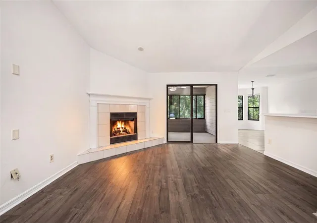 3rd image of 2401 Nw 69Th Ter, Gainesville, FL 32606 | MLS# GC542162