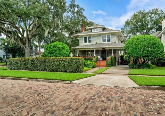 Photo 3 of Single family home for sale at 450 Cherokee Dr, Orlando, FL 32801 | MLS# O6427340 | Listing updated on 2026-09-15