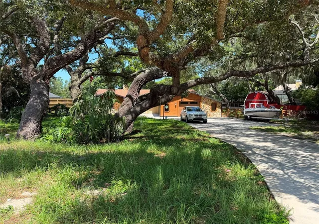 2nd image of 325 Gulfport Ln, Spring Hill, FL 34608 | MLS# TB8531764