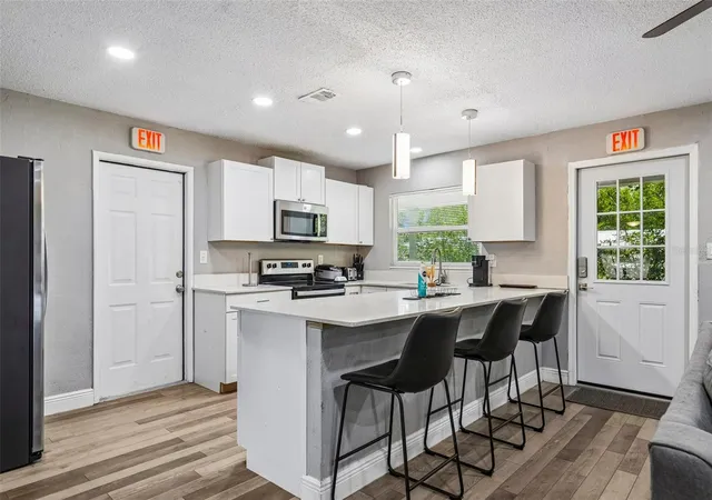 Photo 3 of Single family home for sale at 520 Fairfax Ln, Apollo Beach, FL 33572 | MLS# TB8531766 | Listing updated on 2026-08-27
