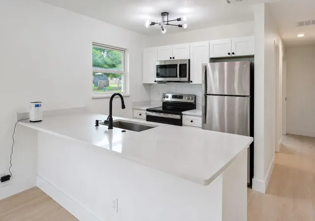 Photo 4 of Single family home for sale at 49 Lake Ct Loop, Ocala, FL 34472 | MLS# O6427352 | Listing updated on 2026-09-14