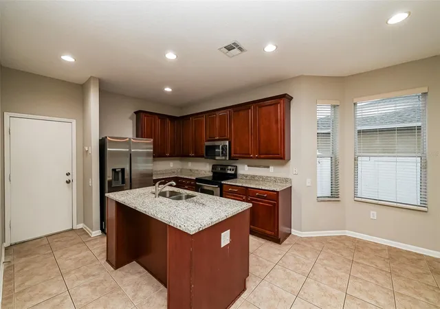 Photo 4 of Single family home for sale at 2026 Heartland Cir, Valrico, FL 33594 | MLS# O6427354 | Listing updated on 2026-09-25