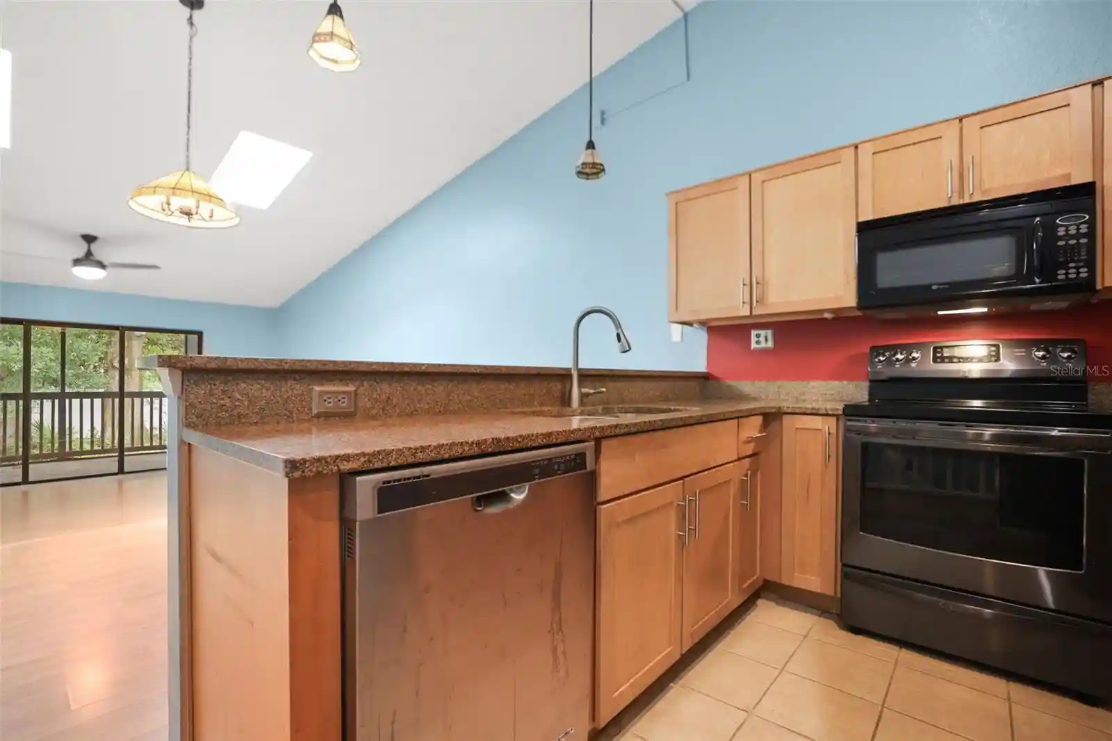 Listing Photo 2 - Condo for sale in 6436 92Nd Pl N located at 6436 92Nd Pl N, PINELLAS PARK, FL 33782 - Unit #1004
