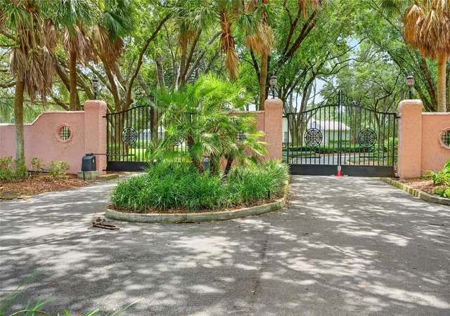 3rd image of 5 Hickory Head Hammock, Lady Lake, FL 32159 | MLS# OM729006