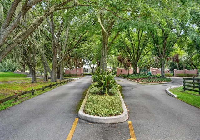 4th image of 5 Hickory Head Hammock, Lady Lake, FL 32159 | MLS# OM729006
