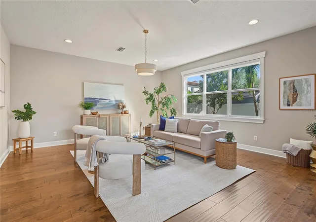 Photo 2 of Single family home for sale at 3010 W San Isidro St, Tampa, FL 33629 | MLS# TB8531803 | Listing updated on 2026-10-28