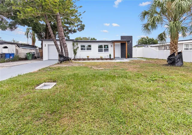 Photo 2 of Single family home for sale at 2917 W Clifton St, Tampa, FL 33614 | MLS# TB8531811 | Listing updated on 2026-10-03