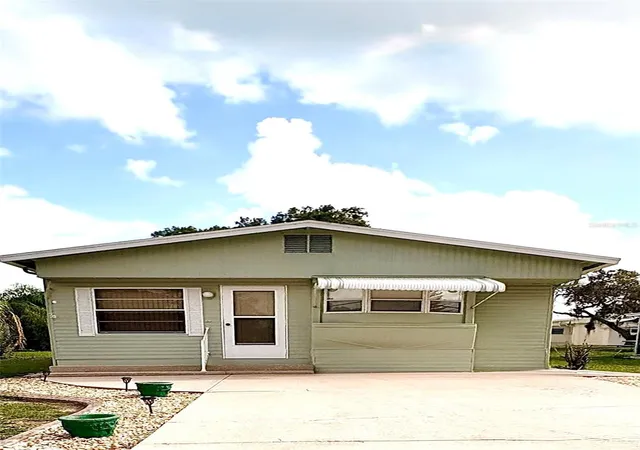 Photo 1 of Manufactured home for sale at 117 Saddlebag Trl, Lake Wales, FL 33898 | MLS# K4903657 | Listing updated on 2026-07-28