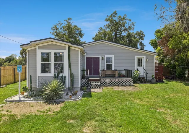 Photo 3 of Single family home for sale at 653 Lake Mobile Dr, Altamonte Springs, FL 32701 | MLS# O6427398 | Listing updated on 2026-08-28