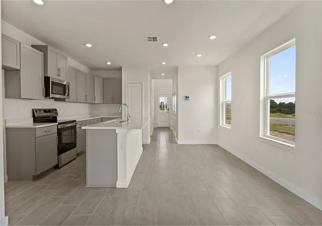 Photo 4 of Sale Pending at 816 Andrew St, Winter Haven, FL 33881 | MLS# O6427399 | Listing updated on 2026-09-01