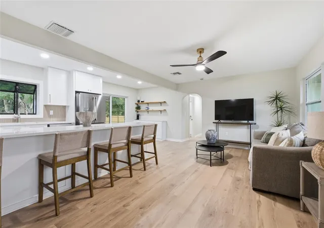 5th image of 809 Woodcrest Ave, Clearwater, FL 33756 | MLS# TB8531841