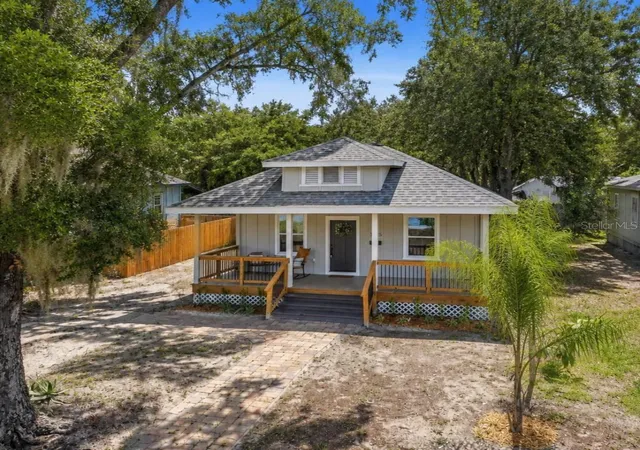 Photo 1 of Single family home for sale at 3705 N Highland Ave, Tampa, FL 33603 | MLS# TB8531843 | Listing updated on 2026-10-07