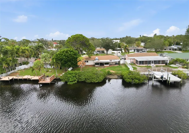 Photo 1 of Single family home for sale at 4400 Huntington St Ne, Saint Petersburg, FL 33703 | MLS# TB8531845 | Listing updated on 2026-09-20