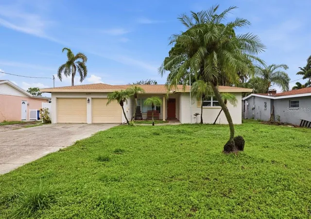 Photo 3 of Single family home for sale at 4400 Huntington St Ne, Saint Petersburg, FL 33703 | MLS# TB8531845 | Listing updated on 2026-09-20