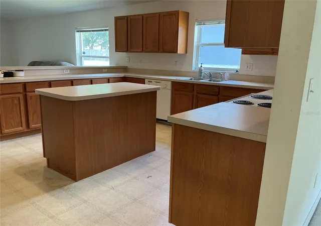 4th image of 127 Aberdeen St, Davenport, FL 33837 | MLS# A4700796