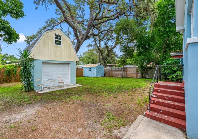 4th image of 1010 Osage St, Clearwater, FL 33755 | MLS# TB8531869