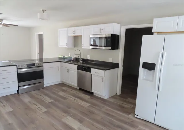 Photo 2 of Single family home for sale at 1215 Windsor Cir, Brandon, FL 33510 | MLS# TB8531878 | Listing updated on 2026-08-28