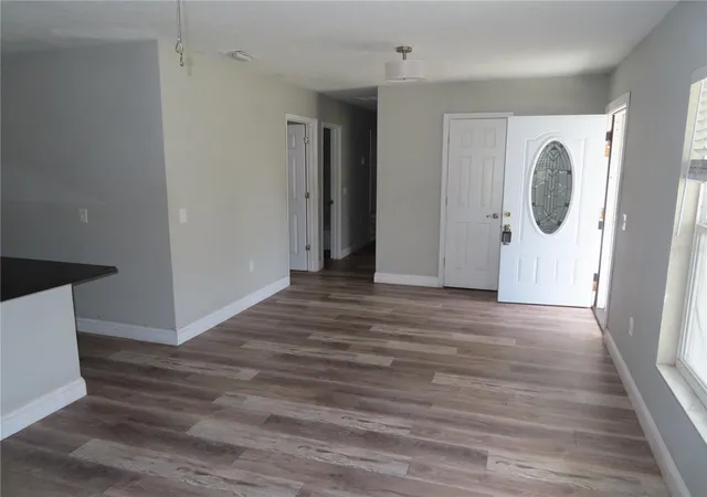 Photo 3 of Single family home for sale at 1215 Windsor Cir, Brandon, FL 33510 | MLS# TB8531878 | Listing updated on 2026-08-28
