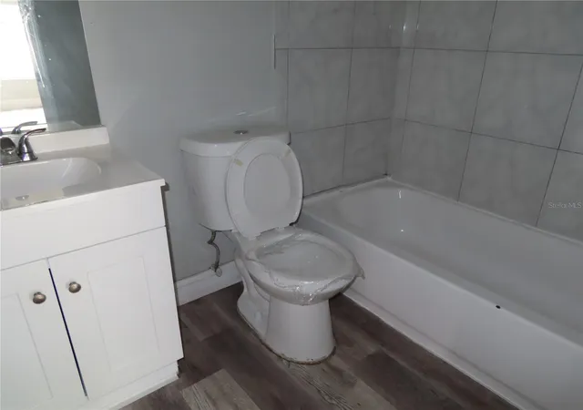 Photo 4 of Single family home for sale at 1215 Windsor Cir, Brandon, FL 33510 | MLS# TB8531878 | Listing updated on 2026-08-28