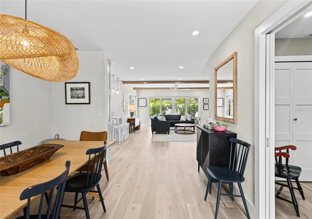 Photo 2 of Single family home for sale at 801 Edgemere Ln, Sarasota, FL 34242 | MLS# A4700807 | Listing updated on 2026-07-24