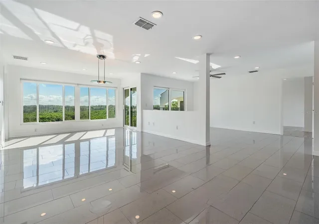 Listing Photo 5 - Condo for sale in building located at 244 Mariner Dr, TARPON SPRINGS, FL 34689 - Unit #244