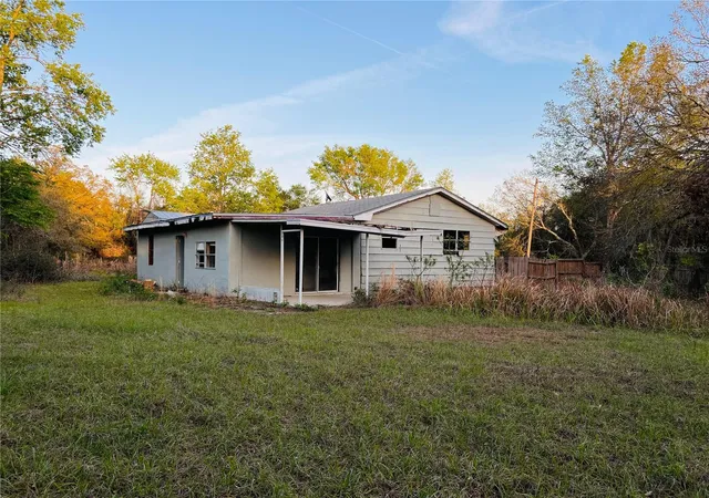 Photo 2 of Single family home for sale at 20715 Se 141st Place, Umatilla, FL 32784 | MLS# O6427482 | Listing updated on 2026-07-24