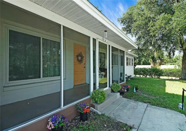 Photo 2 of Single family home for sale at 114 Park Ave, Fruitland Park, FL 34731 | MLS# G5115436 | Listing updated on 2026-08-27