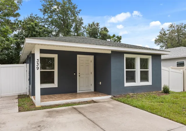 Photo 2 of Single family home for sale at 339 Chinaberry Ave, Oviedo, FL 32765 | MLS# O6427484 | Listing updated on 2026-08-12