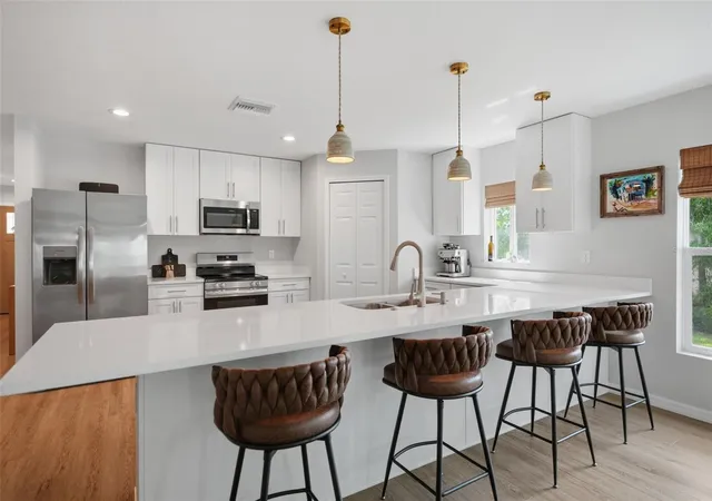 Photo 2 of Single family home for sale at 8477 Beachwood Ct, Spring Hill, FL 34606 | MLS# W7887906 | Listing updated on 2026-08-31