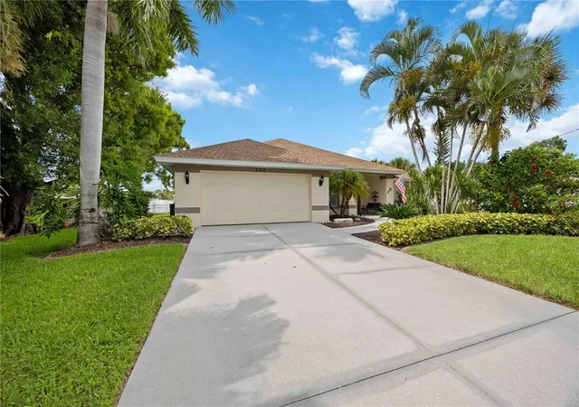 2nd image of 230 E Green St, Englewood, FL 34223 | MLS# D6148169
