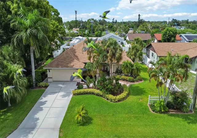 4th image of 230 E Green St, Englewood, FL 34223 | MLS# D6148169