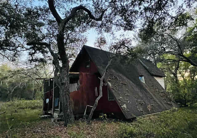 Photo 3 of Single family home for sale at 19435 SE 92nd Place, Ocklawaha, FL 32179 | MLS# O6427491 | Listing updated on 2026-07-24