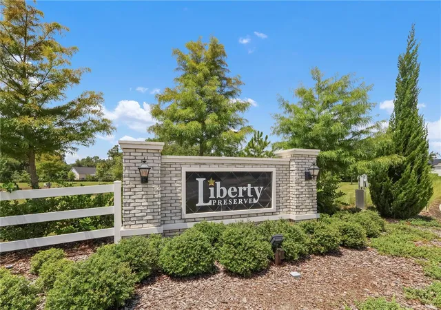 Photo 3 of Single family home for sale at 33571 Sky Blossom Cir, Leesburg, FL 34788 | MLS# G5115440 | Listing updated on 2026-09-28